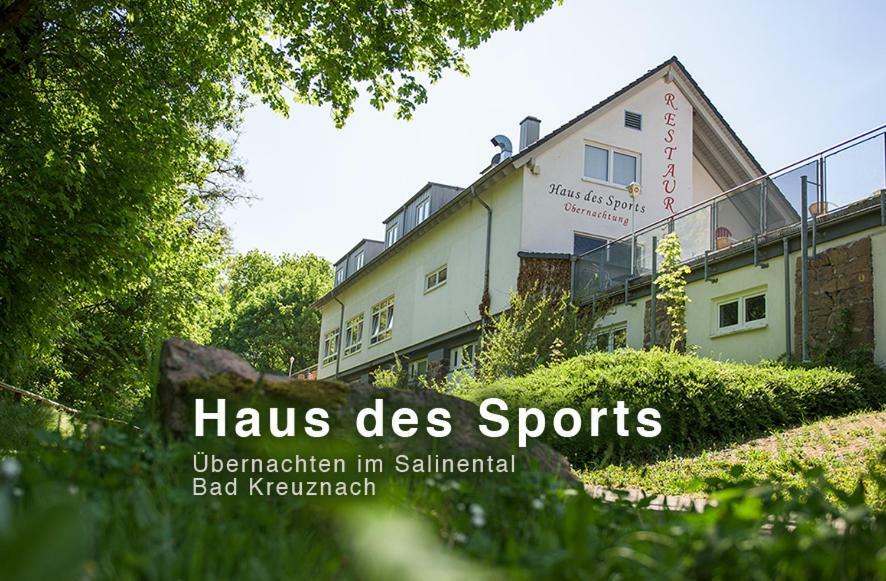 Haus Des Sports Hotel บาดครอยซ์นาค ภายนอก รูปภาพ